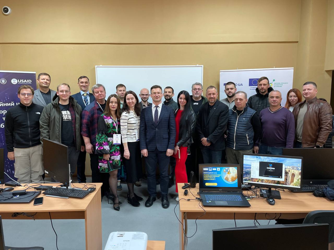 У ДержНДІ технологій кібербезпеки відбувся інформаційний захід, присвячений грантовим можливостям НФДУ та інструментам підтримки в рамках Програми «Горизонт Європа»